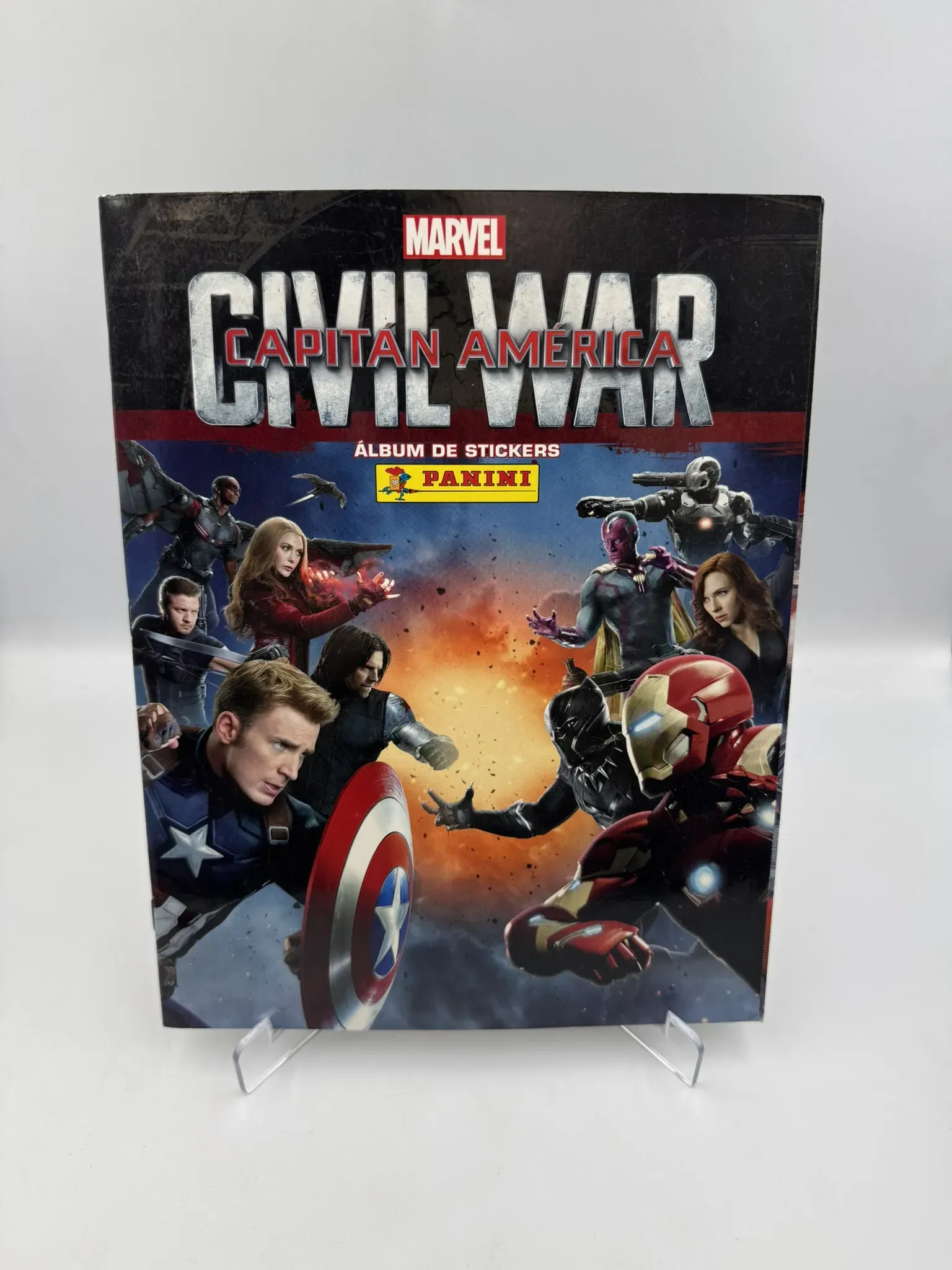 Capitán América Civil War - Album Incompleto Pegado (76%) - Panini (2016)