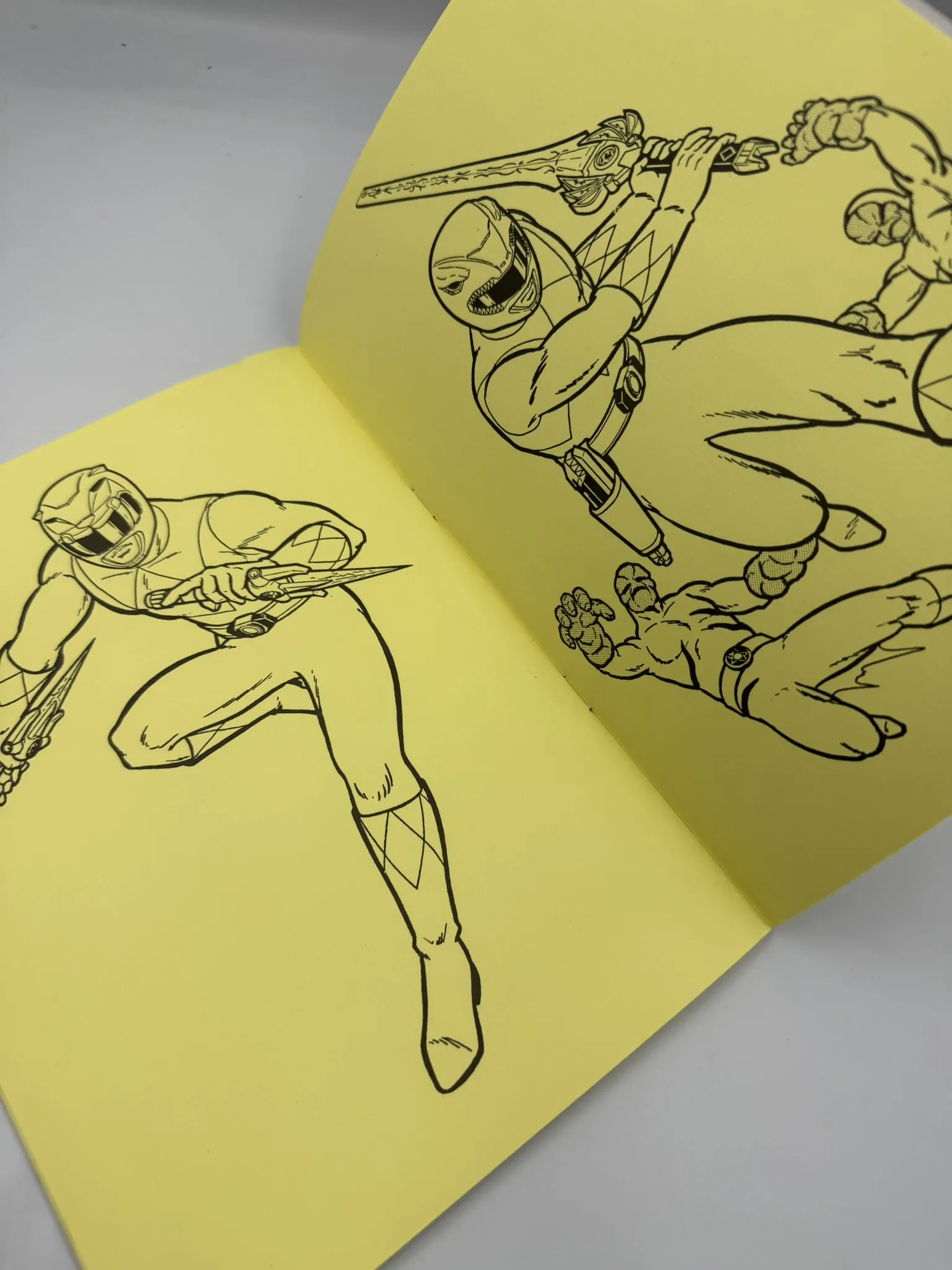 Álbum de Stickers para Pintar – Mighty Morphin Power Rangers