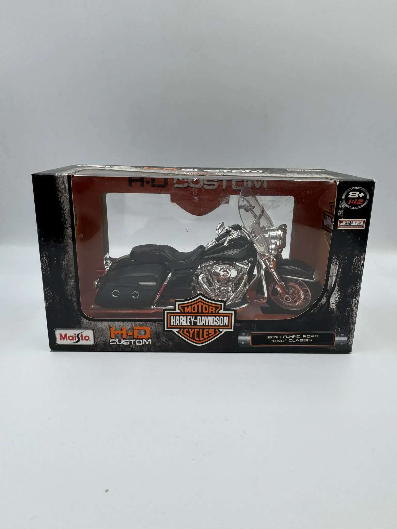 Harley-Davidson 2013 FLHRC Road King Classic - Maisto 1:12 