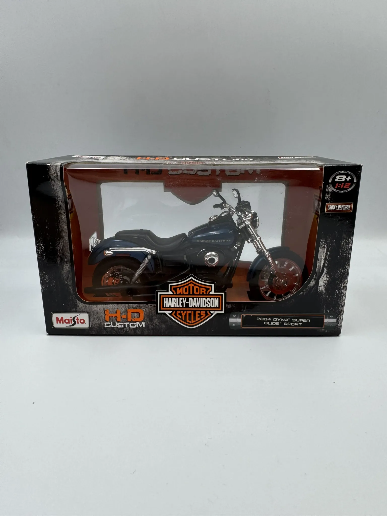 Harley-Davidson 2004 Dyna Super Glide Sport - Maisto 1:12