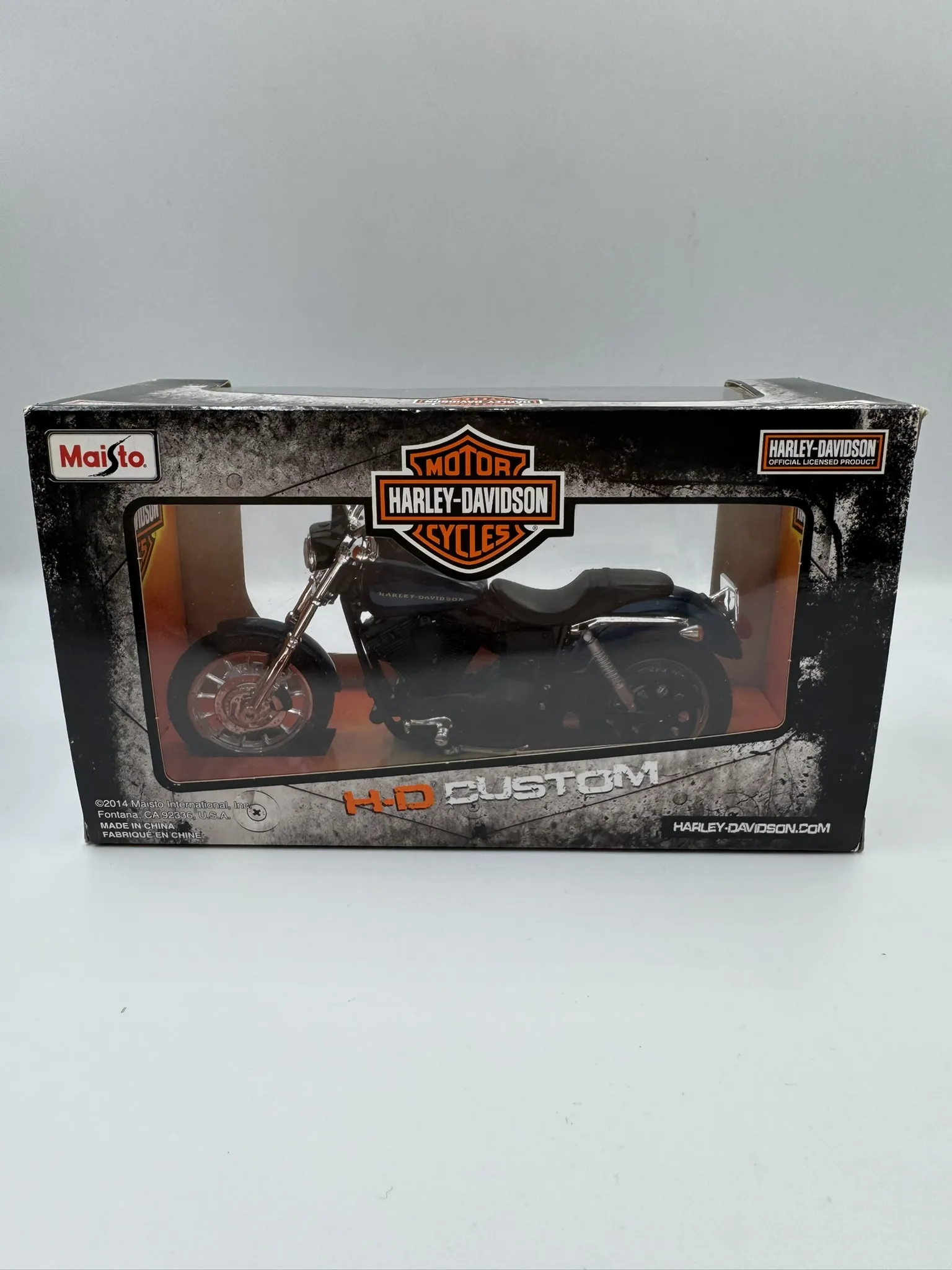Harley-Davidson 2004 Dyna Super Glide Sport - Maisto 1:12