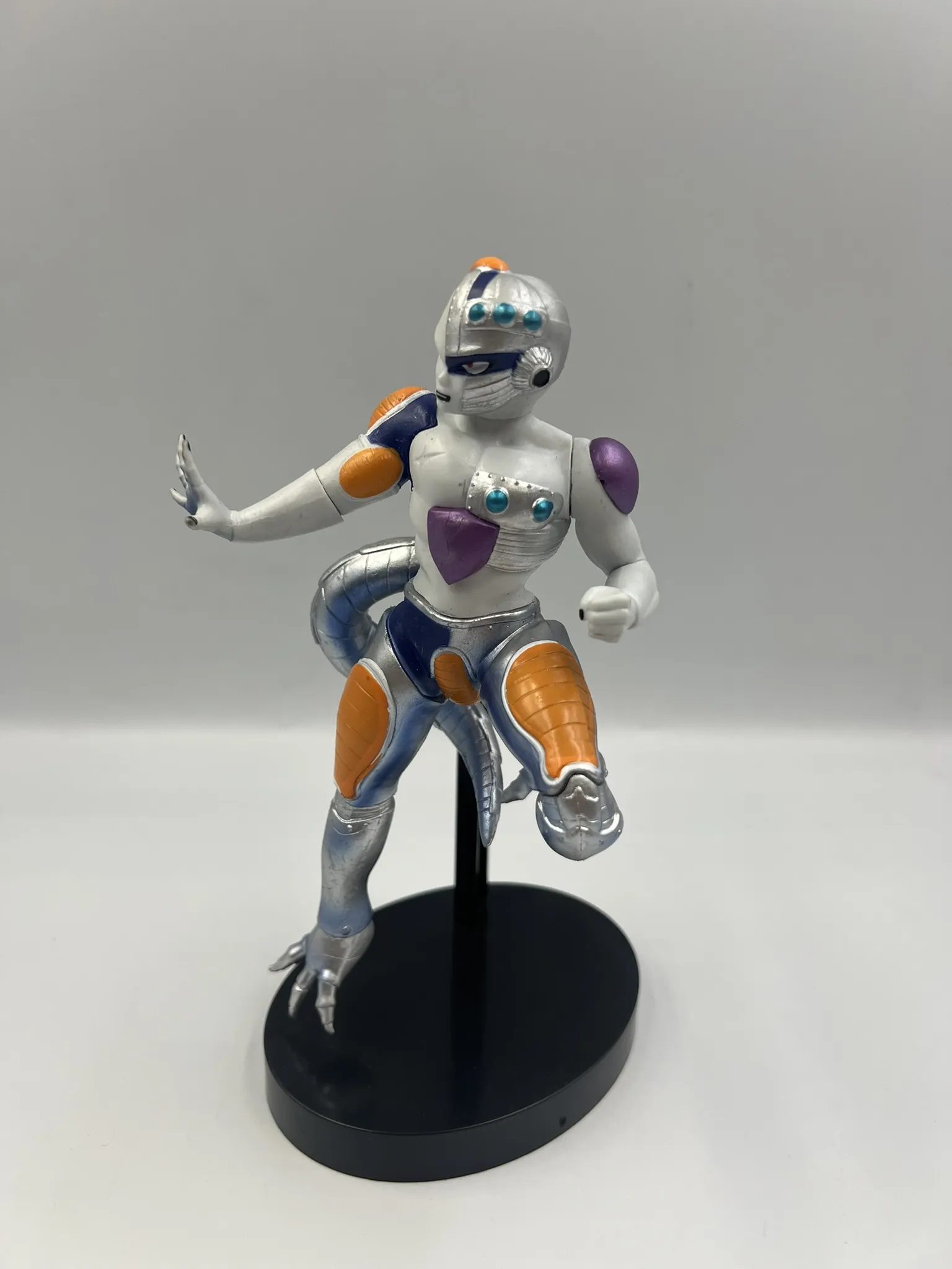 Figura Mecha Freezer