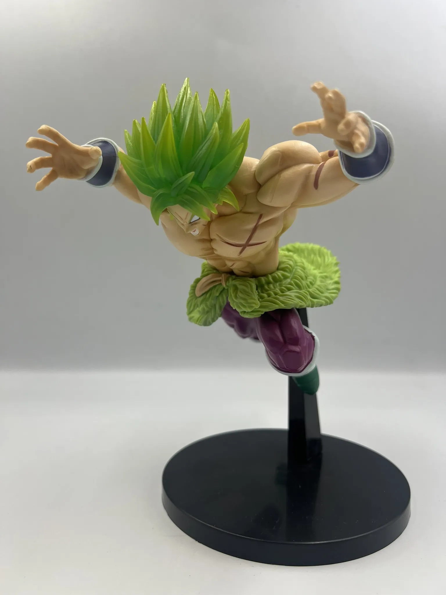 Figura Broly