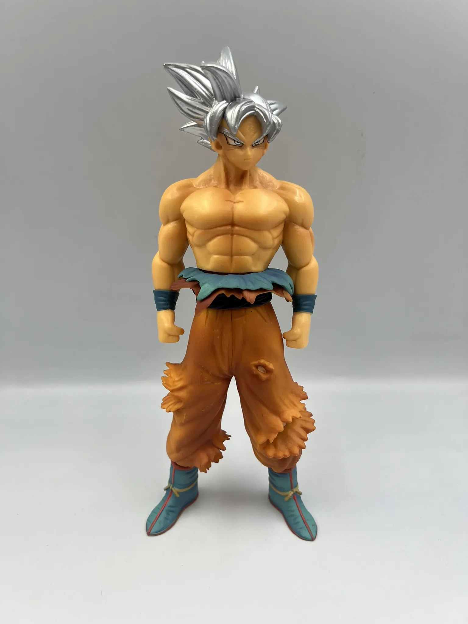 Figura Goku Ultrainstinto