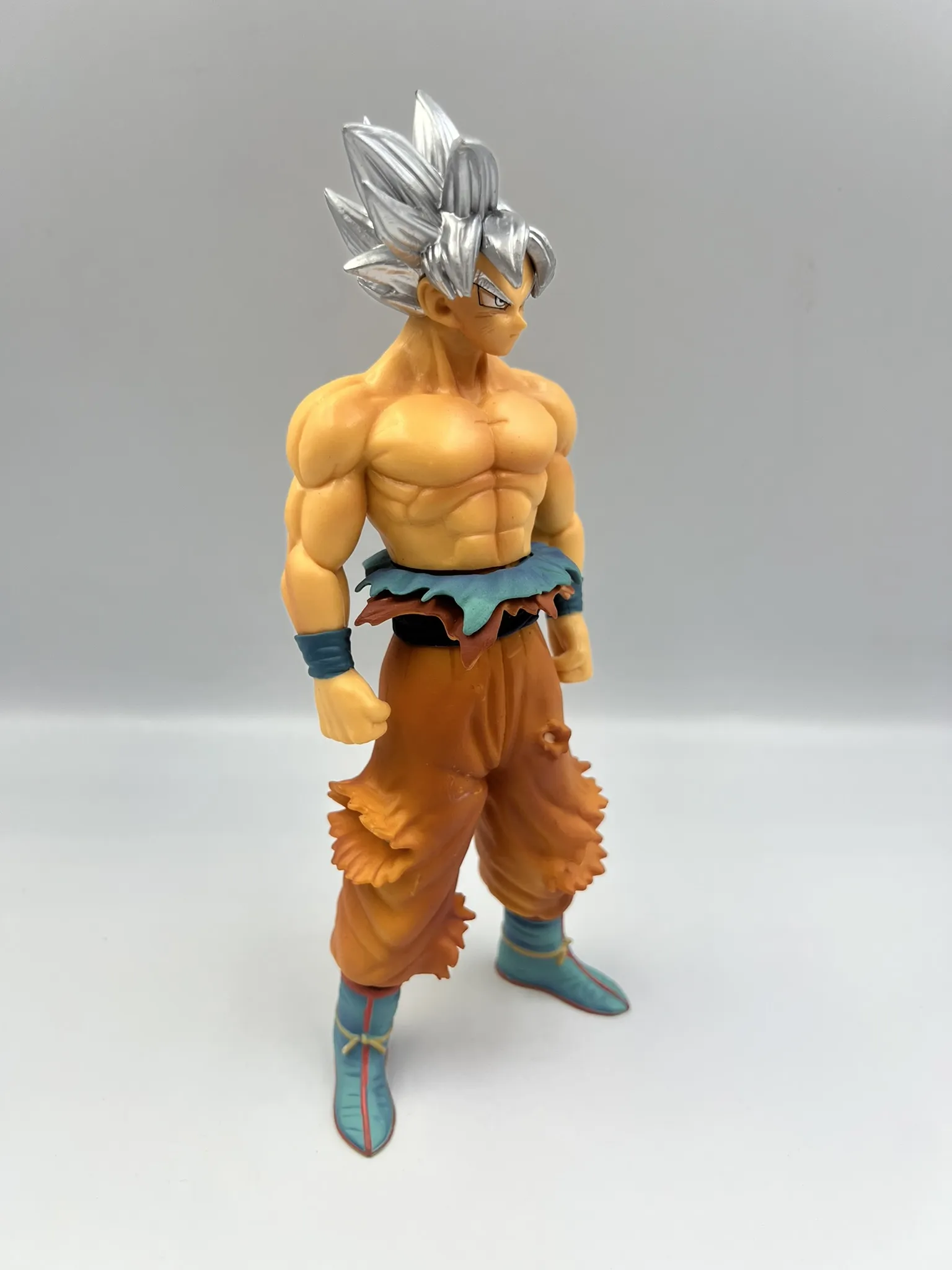 Figura Goku Ultrainstinto