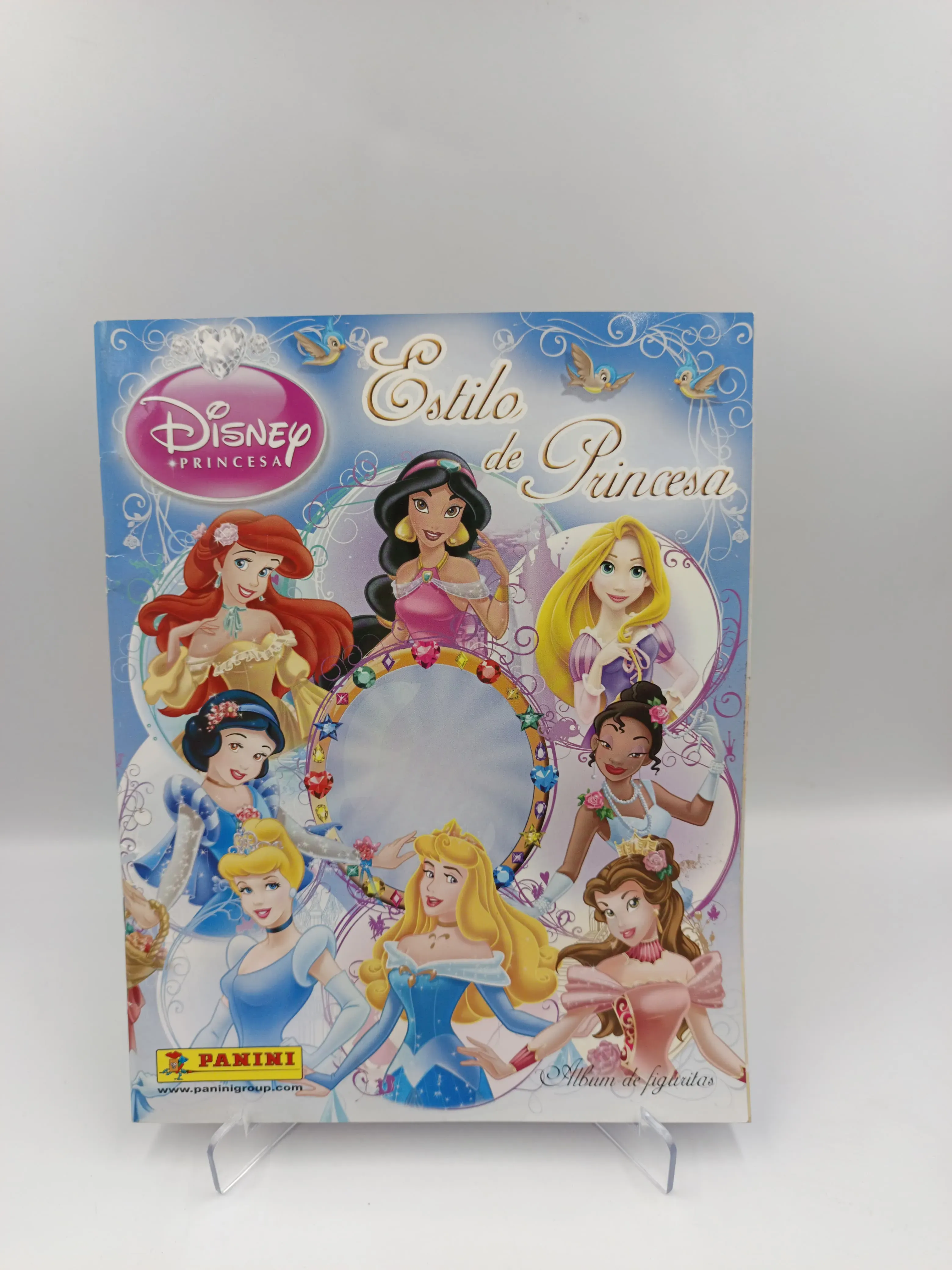 Disney Princess - Estilo de Princesa - Album Incompleto Pegado (90%) - Panini (2011)
